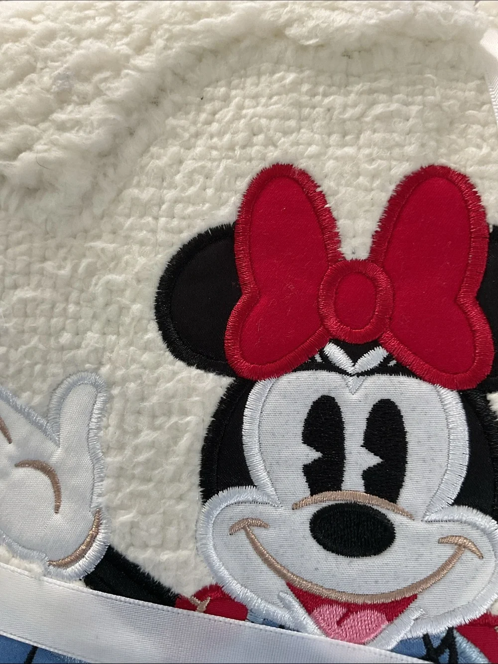 ⛄️ Disney Throw pillows set of two. Mickey and Minnie. New!